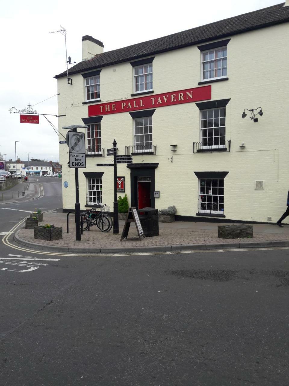 Hôtel The Pall Tavern à Yeovil Extérieur photo